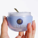 کرم مرطوب کننده و آبرسان پوست خشک تاچا - تصویر 4